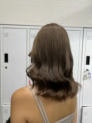 セミロング 横浜🦋ハイトーン 🫐シャドウルーツのヘアスタイル