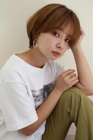 ショート カラー 小顔レイヤー/ ベージュ🤍Rieのヘアスタイル