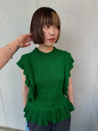 ショート カラー ブリーチ😼 ボブ✍️レイヤーのヘアスタイル
