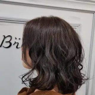 ミディアム カラー SAKURA (サクラ)のヘアスタイル