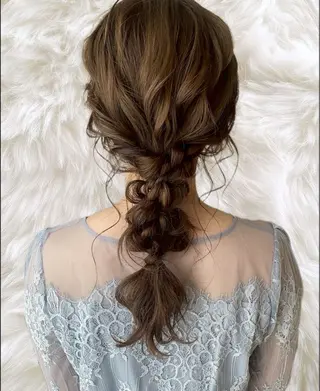 セミロング ヘアアレンジ 𝐓𝐎𝐍𝐄./ 𝐌𝐚𝐡𝐨🌺のマツエク・マツパデザイン