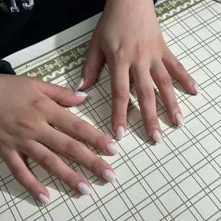 カラー HARU HIKARIのネイルデザイン