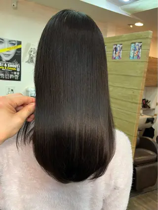 ミディアム ✅自然にまとまる レイヤーカット梅澤徹のヘアスタイル