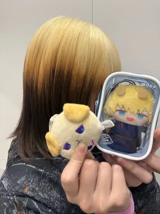 ロング カラー インナーカラー 推し ブリーチ 髪質改善のヘアスタイル