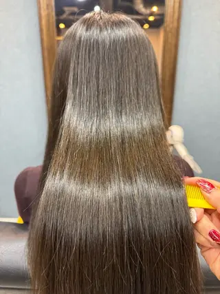 ロング 藤井 夕佳のヘアスタイル