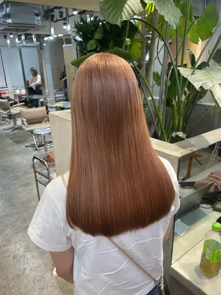 ロング ハイトーンカラー 優海のヘアスタイル