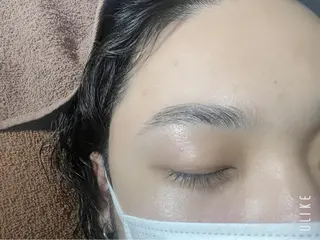 アイブロウ 塩谷 愛梨のマツエク・マツパデザイン