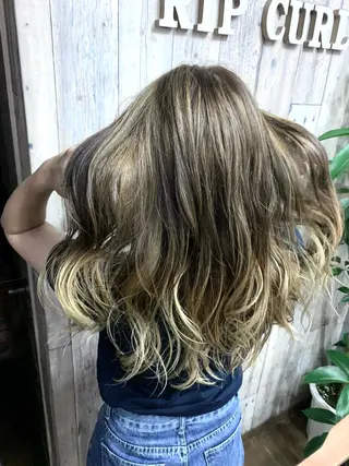 ロング カラー リップカール 神戸のヘアスタイル
