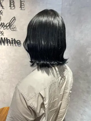 ミディアム Cielro/ダブル カラー/西田咲希のヘアスタイル