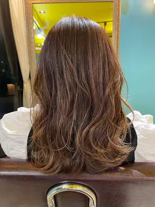 セミロング 末石 智のヘアスタイル