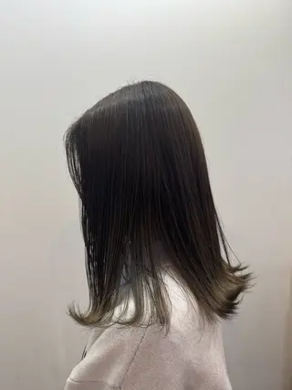 ミディアム レナ/原宿/レイヤー ダブルカラーのヘアスタイル