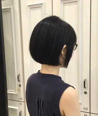 ショート 大阪ウルフカット 🐺デザインカラーのヘアスタイル