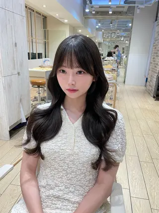 ロング 表参道小顔カット前髪 割れ改善クロスパーマのヘアスタイル