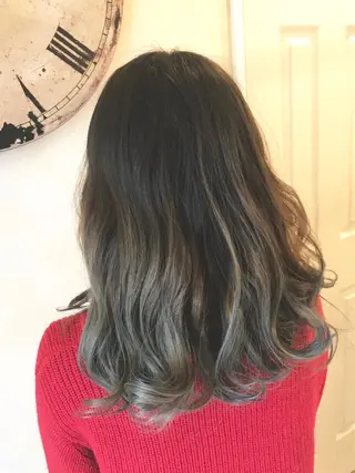 セミロング カラー 岩谷/ブリーチ 🪽透明感カラーのヘアスタイル