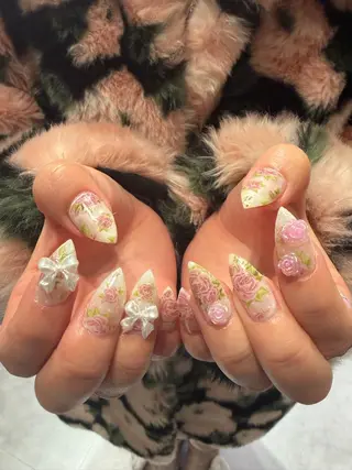 ネイル 🎵AIRI/ヘアー ⭐︎アートネイル🪽のネイルデザイン