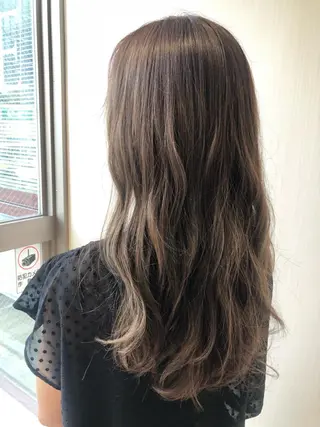 セミロング カラー 川本 あゆのヘアスタイル