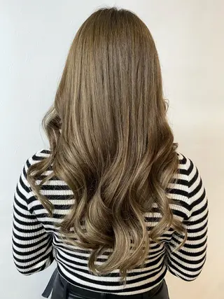 セミロング GLOSS 心斎橋 山上のヘアスタイル