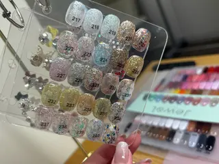 ネイル 小さなビジネスサロン所属・Kanaya Kimiのネイルデザイン