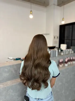 カラー miloc sayaのヘアスタイル