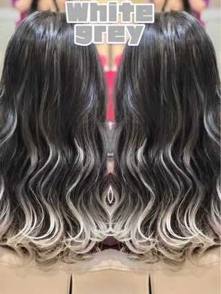 ロング カラー 永島 桜のヘアスタイル