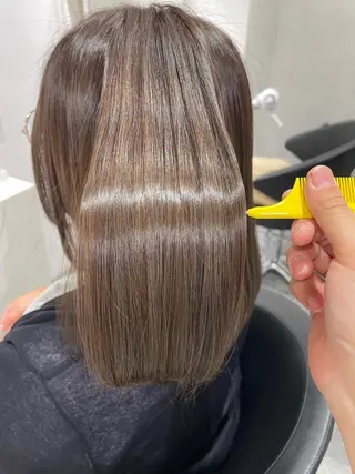 カラー 小松田 琴美のヘアスタイル