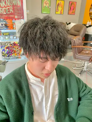 ショート パーマ メンズ 【扱いやすいパーマ】 眞鍋拓己のヘアスタイル