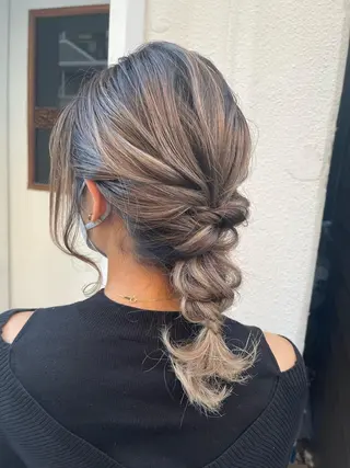 セミロング SEAM アキホのヘアスタイル