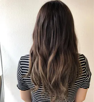 ロング カラー 菅沢 奈生のヘアスタイル