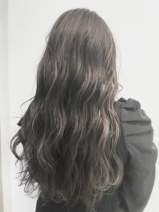 ロング 齋藤 尋真のヘアスタイル