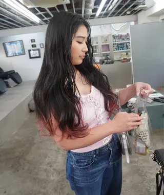 ロング カラー パーマ ヘアアレンジ 髪と音処　マトぺ所属・デザインカラー/ボブ ブリーチカラー/ユリのヘアスタイル