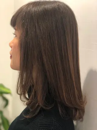 ミディアム カラー ひがし さゆりのヘアスタイル