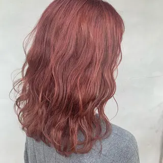 セミロング カラー ︎︎🧸 ユリ ︎︎🧸のヘアスタイル