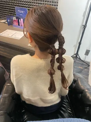 セミロング ヘアアレンジ BeBe /スタイリストのヘアスタイル