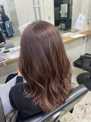 ミディアム カラー 安住 日花のヘアスタイル