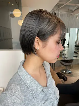 ショート カラー 須藤　優真 切りっぱなしボブのヘアスタイル
