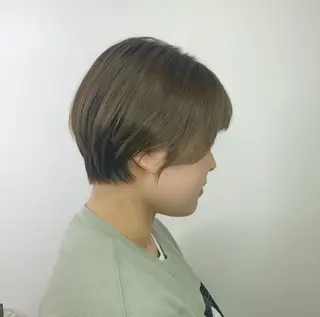 ショート カラー stylist店長 岡本真依のヘアスタイル