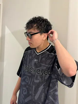 カラー メンズ 内沼 恵留菜のヘアスタイル