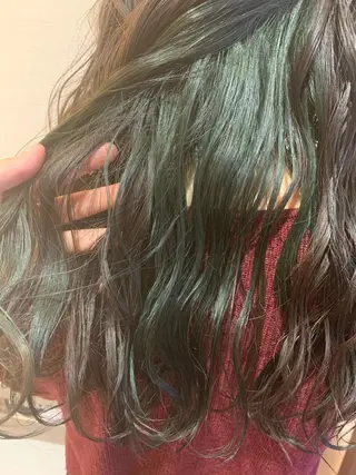 ロング カラー 蓮見  友里のヘアスタイル