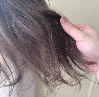 カラー iLi 《イリ》のヘアスタイル