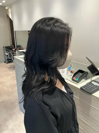 ロング カラー サキ🤍ハイトーン 🩰くびれ巻きヘアのヘアスタイル