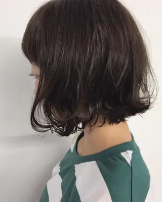 ショート カラー 岡崎 浩大のヘアスタイル