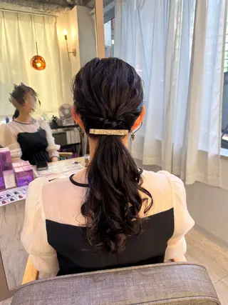 セミロング ヘアアレンジ Hina🐣 elubylovisのヘアスタイル