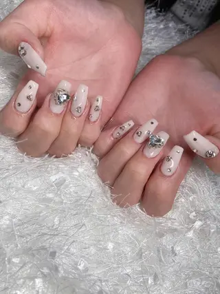 ネイル マツエク・マツパ アイブロウ Nail&eye Belire 新宿のネイルデザイン