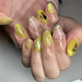 ネイル repos~ルポ~所属・里見 麗のネイルデザイン