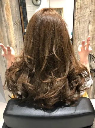 ロング 川野 賢のヘアスタイル