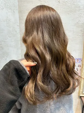 ロング カラー 渡辺 りずのヘアスタイル