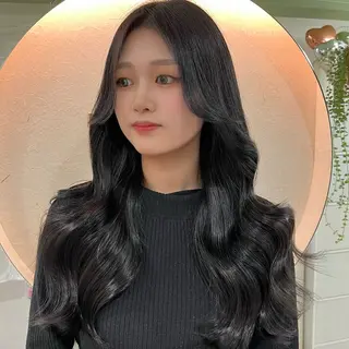 ロング カラー MOE🐈‍⬛🎀 エクステ/ワンホンのヘアスタイル