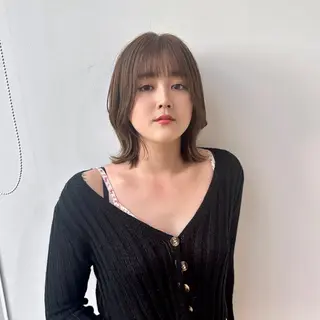 ミディアム カラー ブリーチなし/レイヤ ー特化🌈Tommyのヘアスタイル