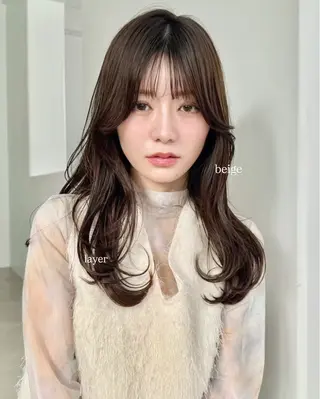 カラー 透けるベージュ/ 艶カラー♡のヘアスタイル