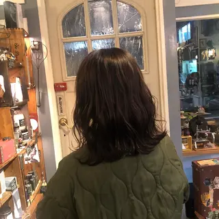 ミディアム カラー BRITS 渡辺 菜々子のヘアスタイル